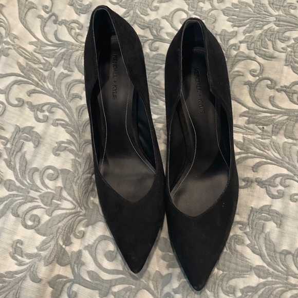 Kendal and Kyle pointy heels - Picture 1 of 5